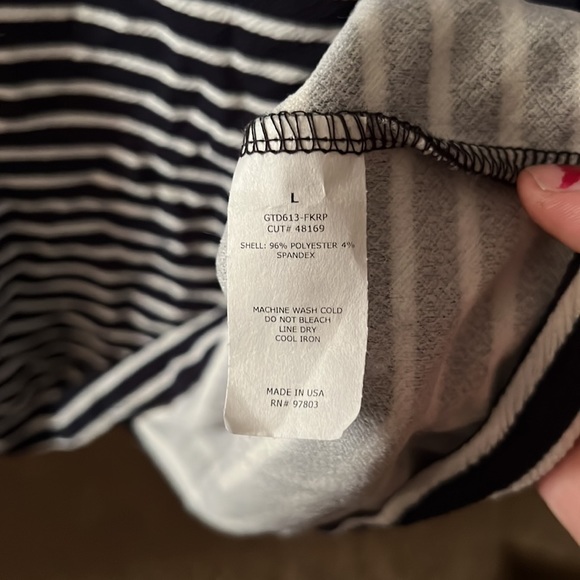 Green envelope Los Angeles bell sleeve top - Picture 5 of 5